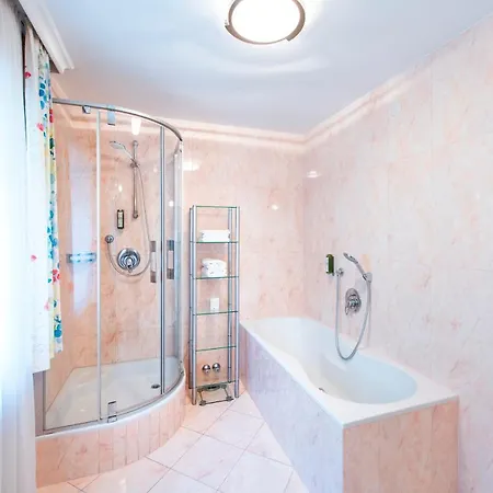 Manni - & * מאיירהופן