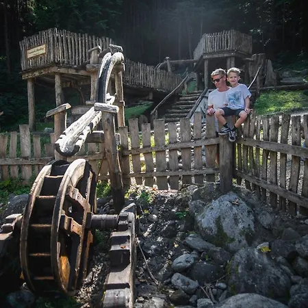 Manni - & Nyaraló *