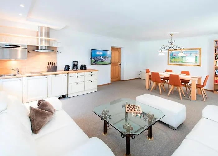 Semesterbostad Manni - & *